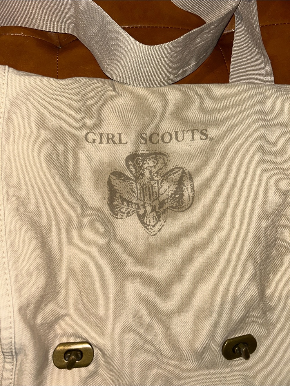 Girl Scouts Canvas Crossbody Bag in Light Beige - Picture 2 of 8